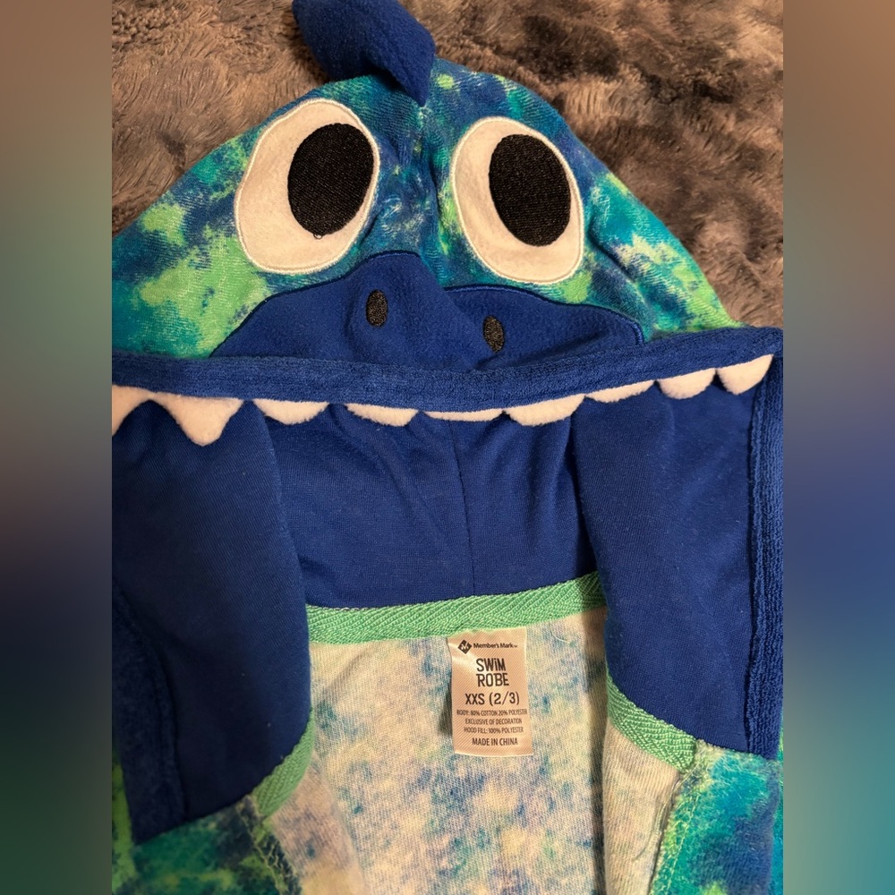 Dino blue and green swim/bath robe size xxs 2/3T EUC rrrroooaarrr!